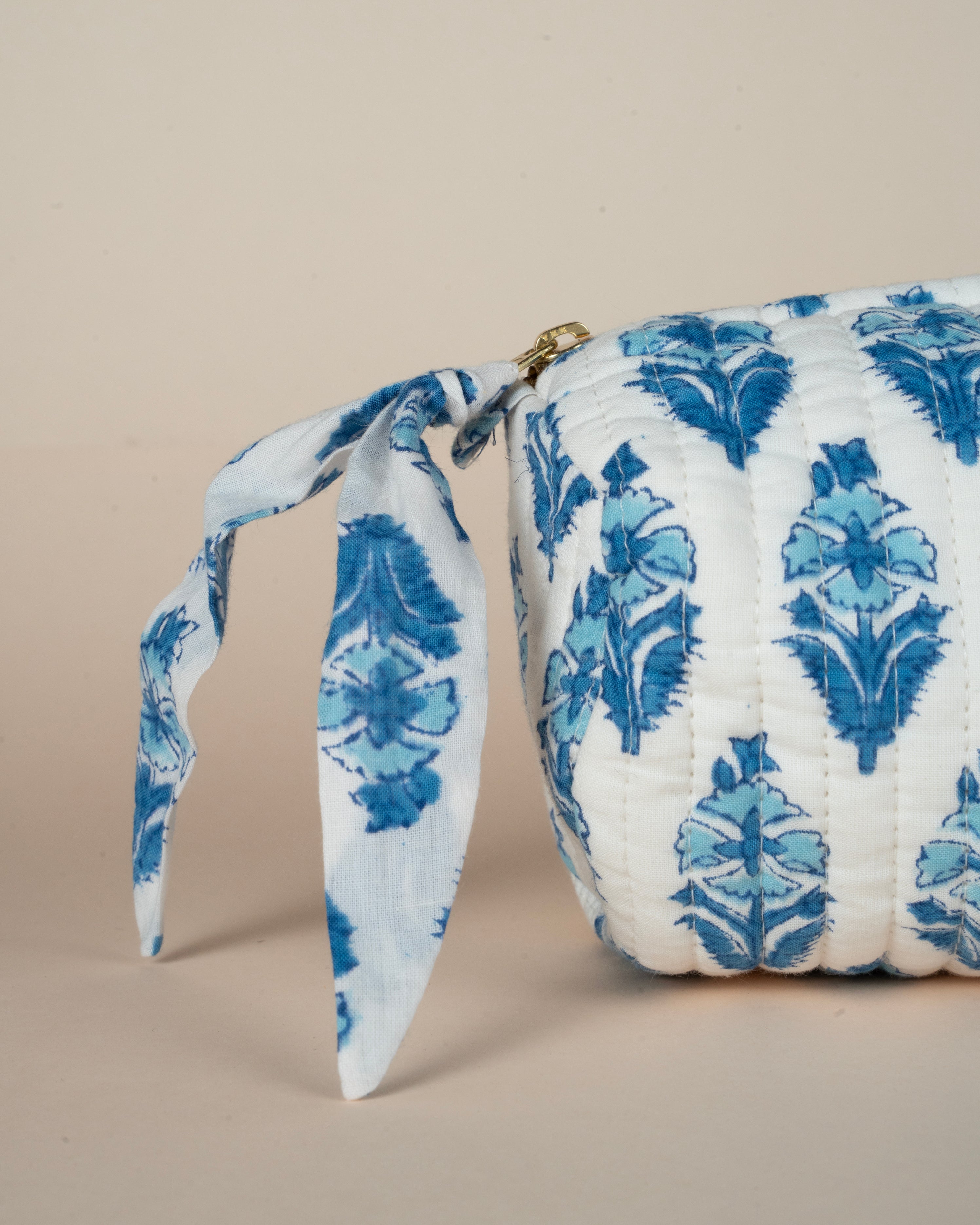 Stationary Pouch_Snow Bud