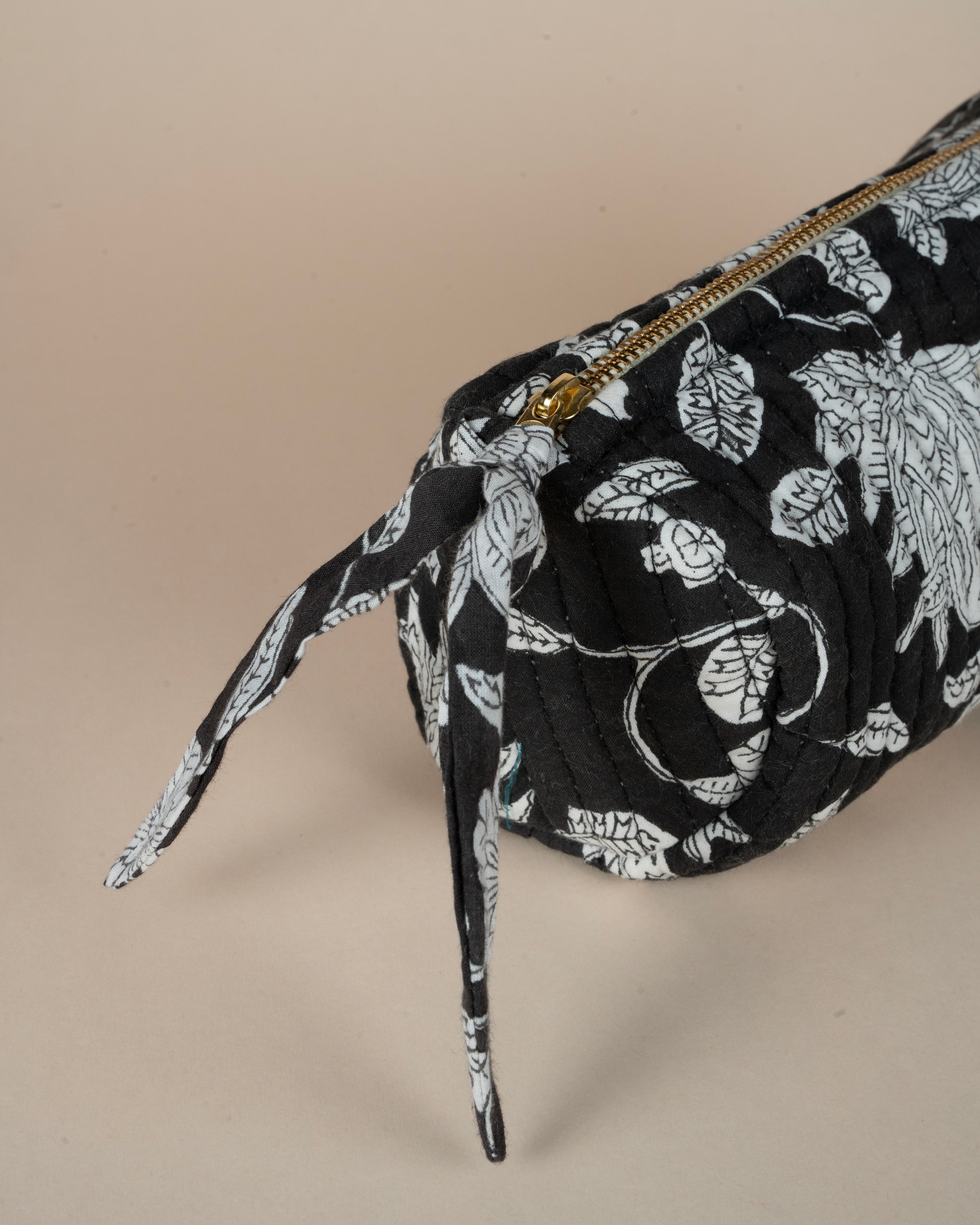 Stationary Pouch_Floral Black