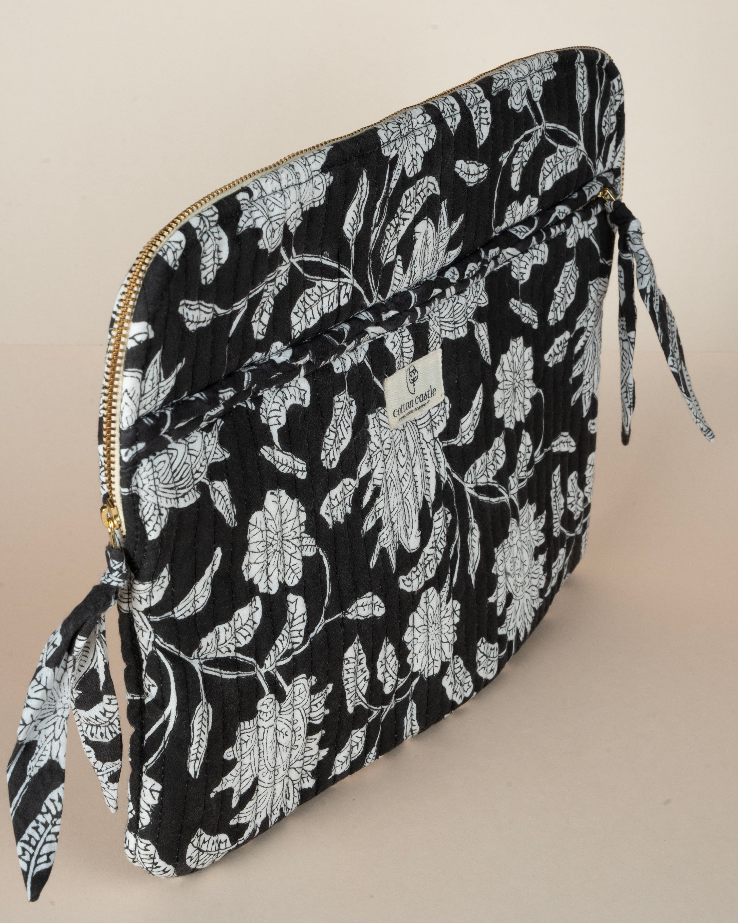 Laptop Sleeves_Floral Black