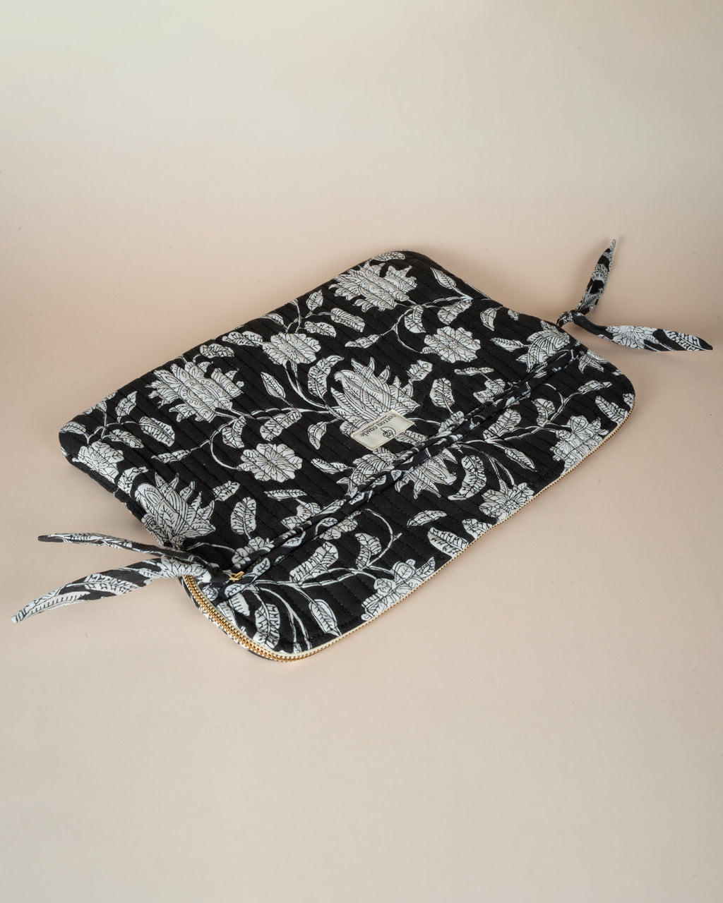 Laptop Sleeves_Floral Black
