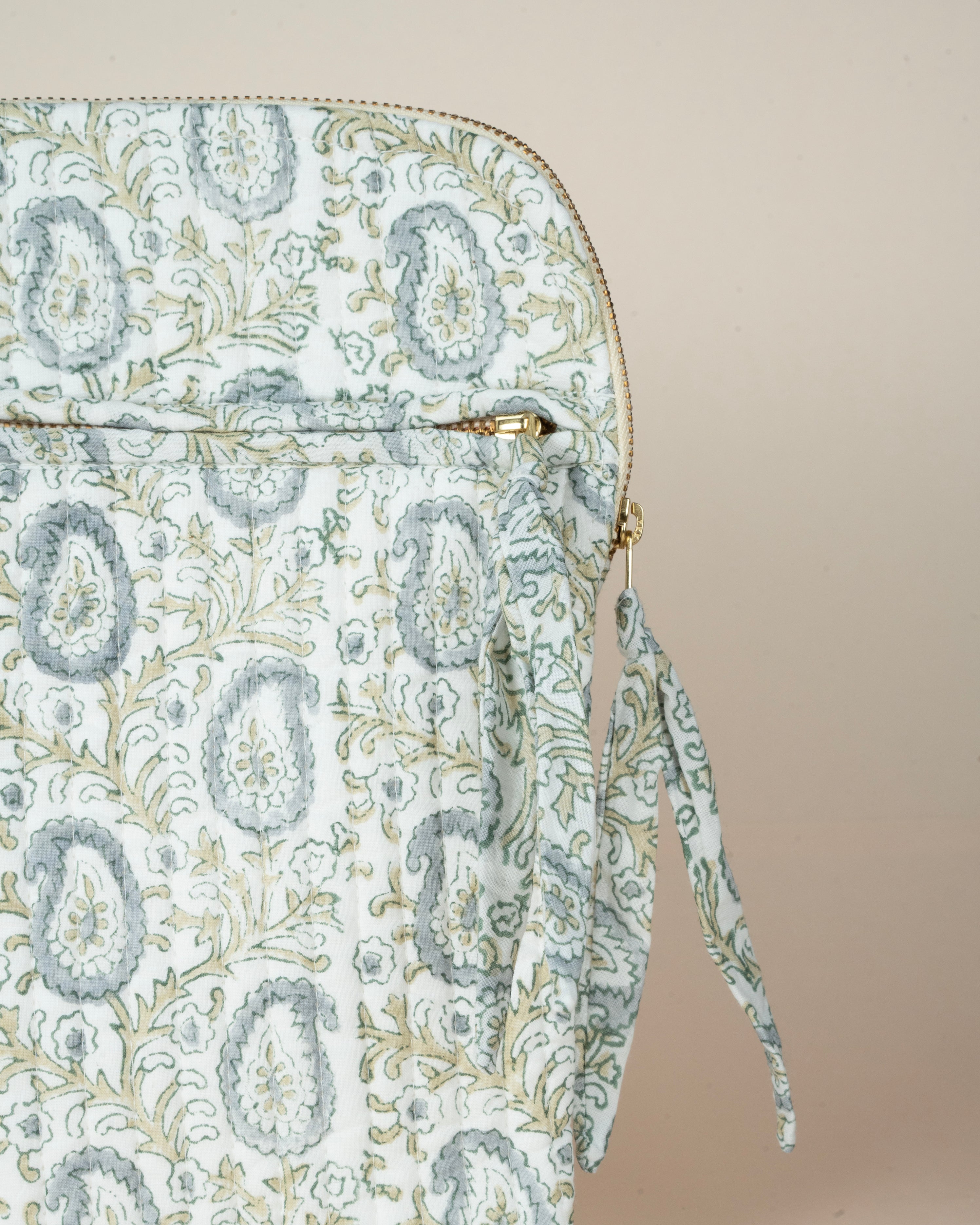 Laptop Sleeves_Lunar Paisley