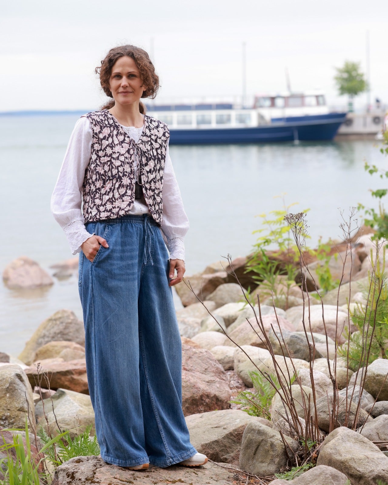 Reversible Quilted Vest - Moonlit Lotus Trail & Vintage Bloom