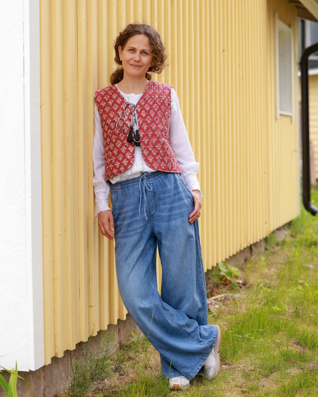 Reversible Quilted Vest - Moonlit Lotus Trail & Vintage Bloom