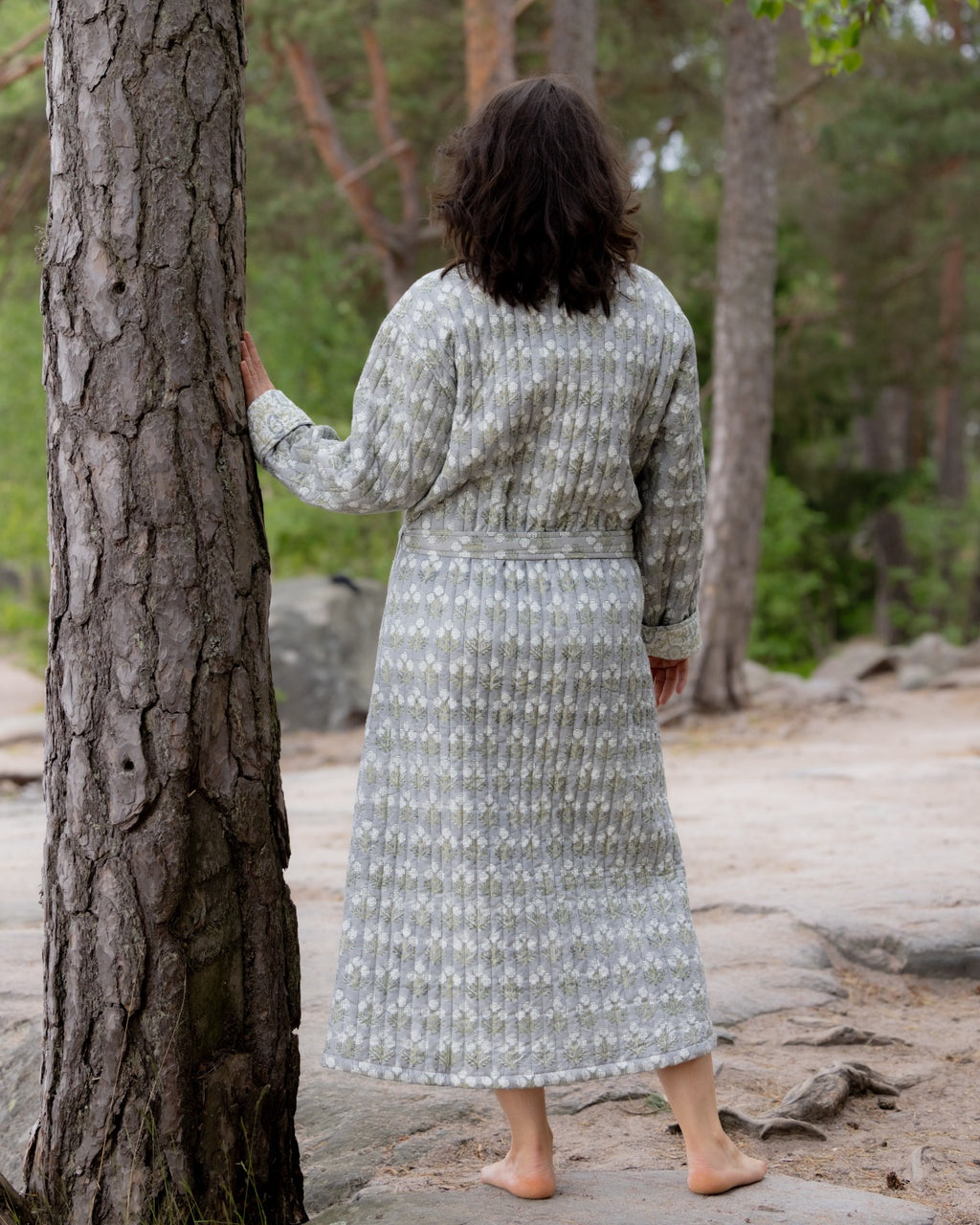 Reversible Quilted Robe – Lunar Paisley Motifs